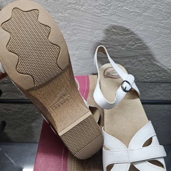 Dansko Women's Season Sandals White Full Grain - Picture 4 of 9